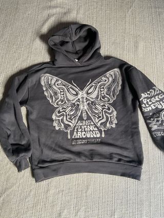 Sudadera Pull&Bear mariposa gris