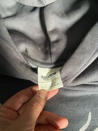 Sudadera Pull&Bear mariposa gris