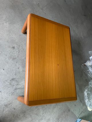 Tavolino in legno marrone