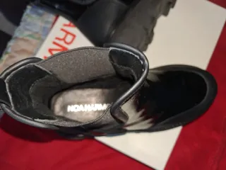 Botines negros charol