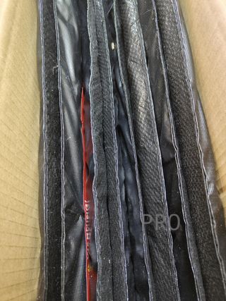 Cubierta protectora para bordes de cama