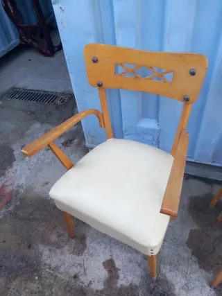 Juego de 2 Sillas de Madera