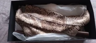 Botas altas efecto piel de serpiente