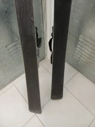 Esquís Rossignol con fijaciones de travesía