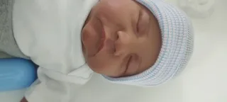 Bebé Reborn Realista con Biberón y Certificado