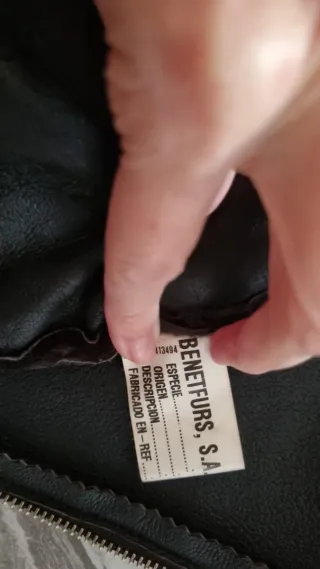 Chaquetón de piel con cuello de pelo