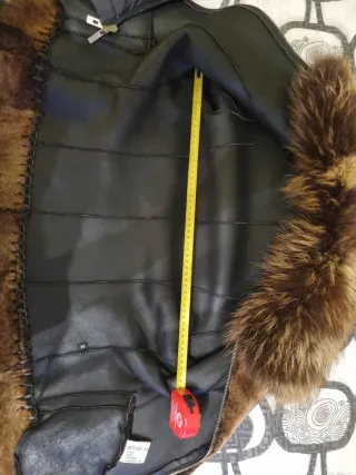 Chaquetón de piel con cuello de pelo