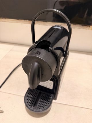 Cafetera Nespresso DeLonghi Negra