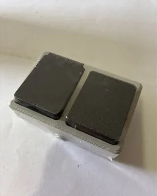 Unitec 46246L Interruptor y Toma Corriente