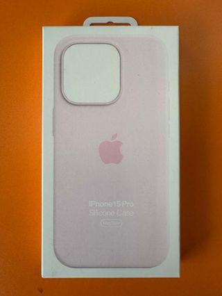 Cover iPhone 15 Pro in silicone rosa chiaro