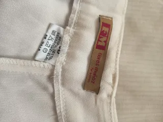 Pantalón beige talla 50