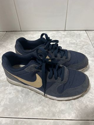 Chaqueta Junior Talla M y zapatillas NIKE