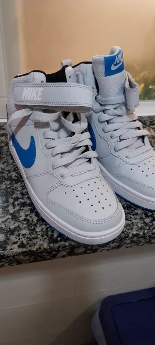 Zapatillas Nike Botín Blancas y Azules Nuevas