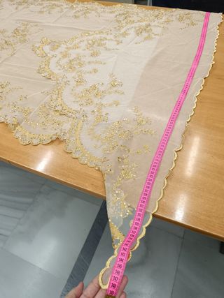 Manteleta fallera tul bordado  y lentej. oro 115cm