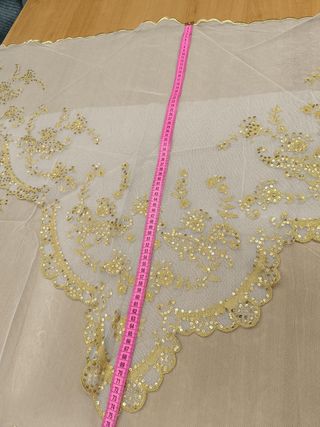 Manteleta fallera tul bordado  y lentej. oro 115cm