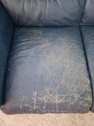 Divano 2 posti in pelle blu Chateau Daux