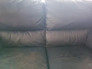 Divano 2 posti in pelle blu Chateau Daux