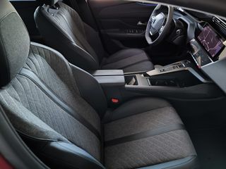 Peugeot 408 hybrid 225cv