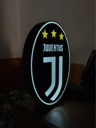 Lámpara con tu equipo de futbol favorito.