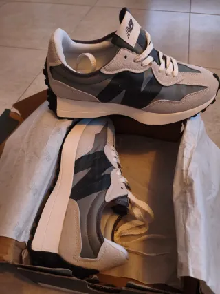 Zapatillas New Balance 327 Gris y Negro talla 45