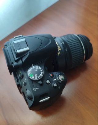 Cámara Nikon D5100 + Trípode + Croma