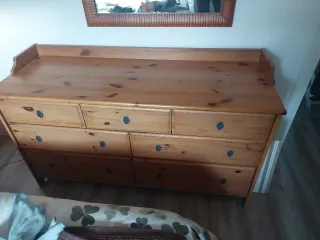 Cómoda de madera rústica Ikea