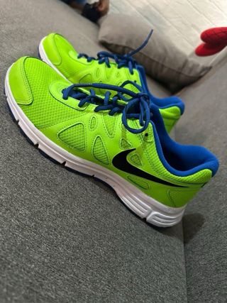 Zapatillas Nike Verdes y Azules