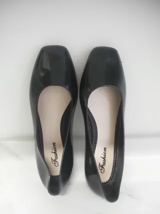 Zapatos tacon bajo negros  para mujer