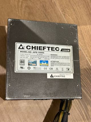 Fuente de Alimentación Chieftec A135 1000W