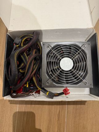 Fuente de Alimentación Chieftec A135 1000W