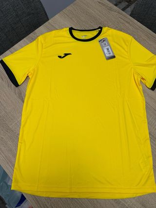 Camiseta Joma Amarilla con etiqueta