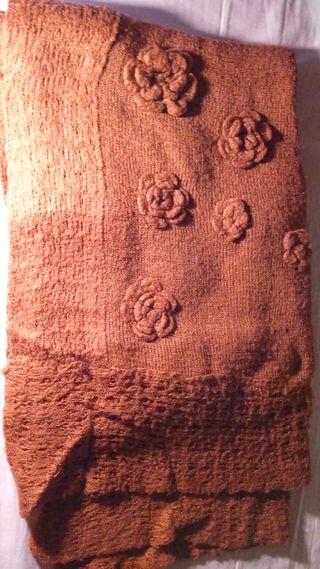 Chal o bufanda naranja con flores