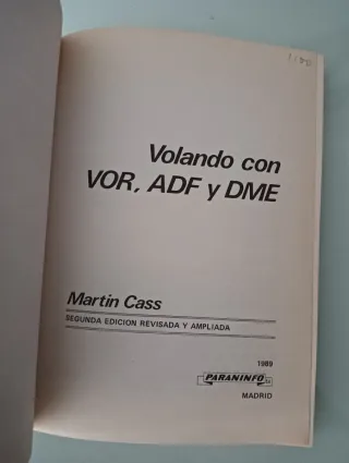 Volando con VOR, ADF, DME. Martín Cass