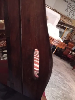 Bandeja de madera antigua con asas