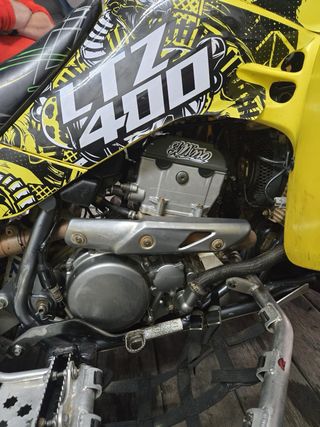 Suzuki LTZ 400 Quad Amarillo