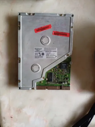 Disco Duro Descatalogado 1,2 gb Es marca Quantum