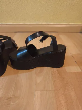 Sandalias negras plataforma mujer