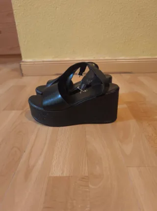 Sandalias negras plataforma mujer