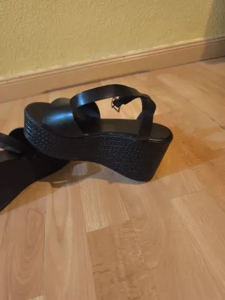 Sandalias negras plataforma mujer