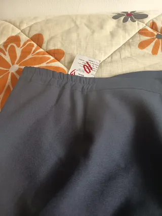 Falda azul marino talla 58