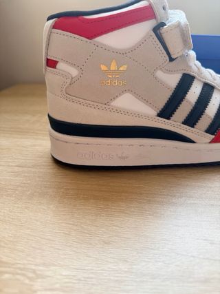 Scarpe Adidas Mid Top Rosse e Bianche Napoli