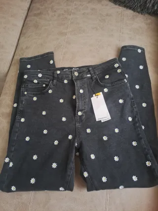 Pantalón mujer negro estampado flores