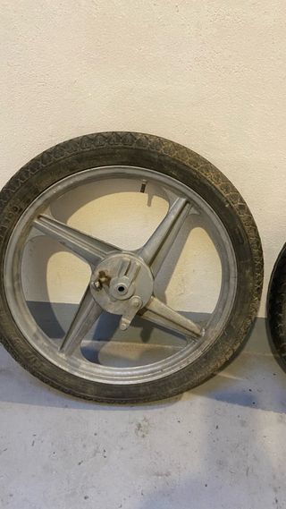 Llantas Vespino F18, F9