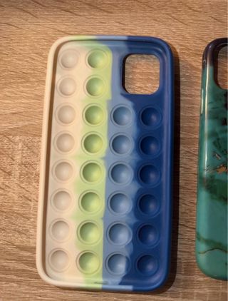 Cover iPhone 11 Pop It e Marmo