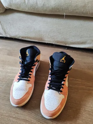 Air Jordan 1 Mid SE Arancione Bianco  TAGLIA 48,5