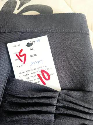 Falda gris oscuro talla 46