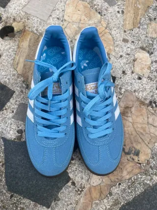 Zapatillas Adidas Azul y Blanco