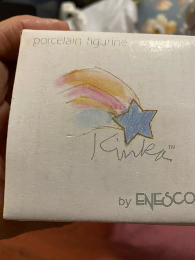 Figura Enesco Navidad Niña Cantando