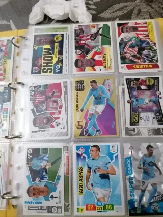 Cromos de fútbol: Ramos, Modric, Iniesta, Guerrero