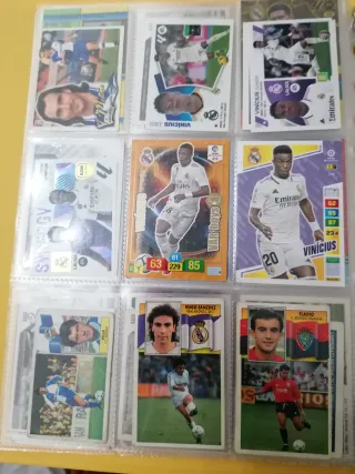 Cromos de fútbol: Ramos, Modric, Iniesta, Guerrero